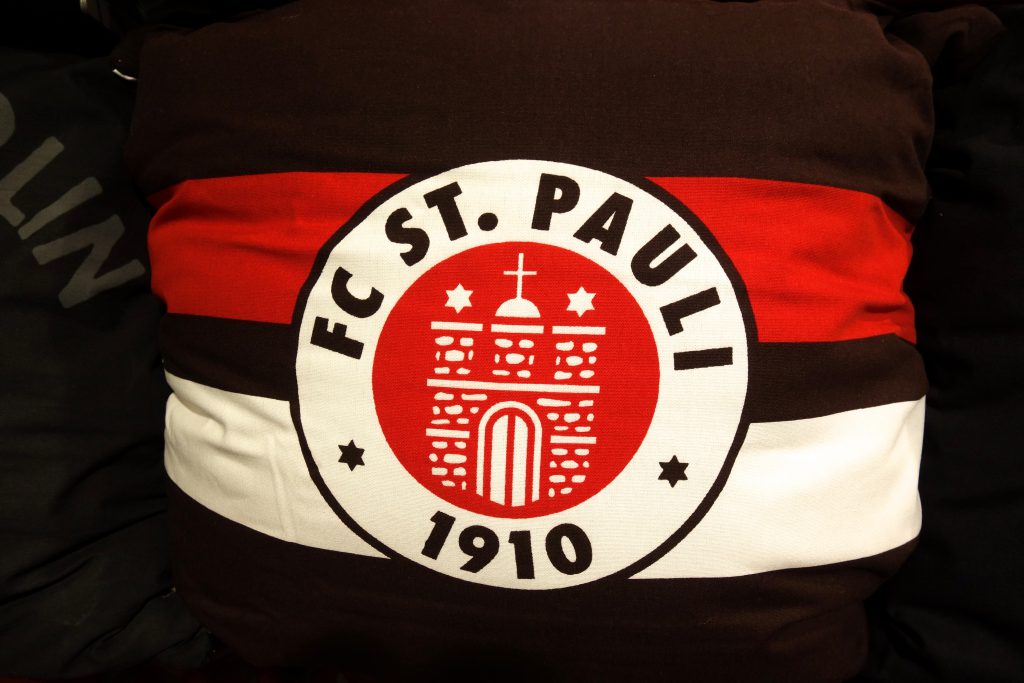 St. Pauli Kissen in Berlin kaufen