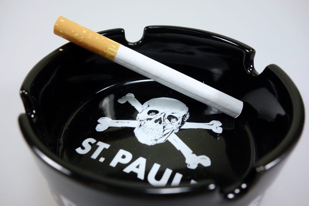 St. Pauli Aschenbecher in Berlin kaufen