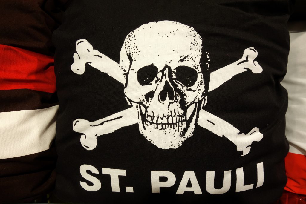 St. Pauli Kissen in Berlin kaufen